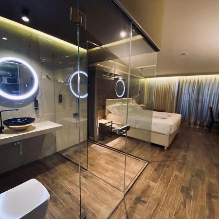 Deluxe Rooms In Blloku Area Тирана Экстерьер фото