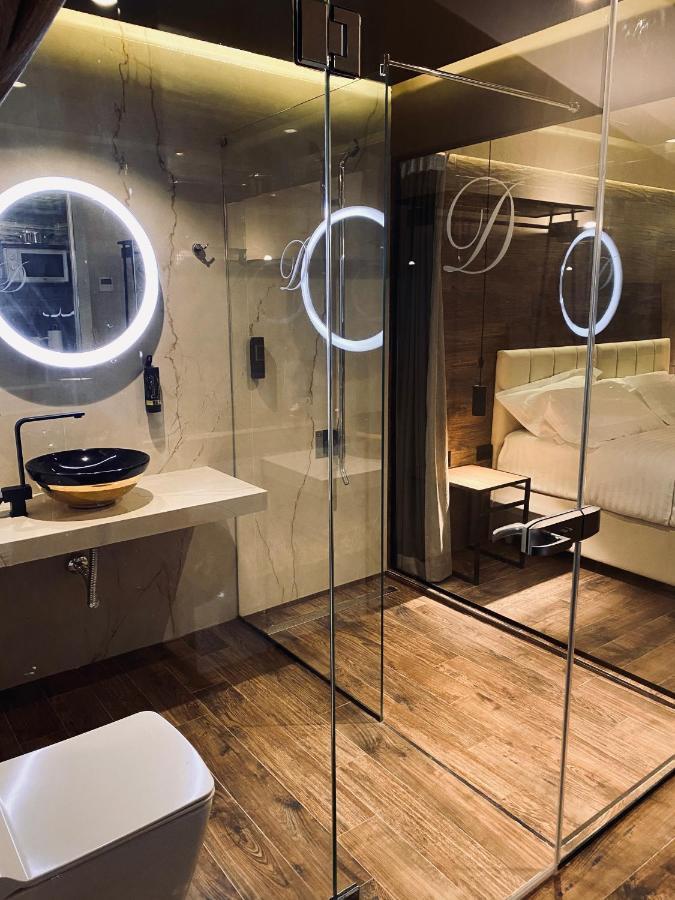 Deluxe Rooms In Blloku Area Тирана Экстерьер фото