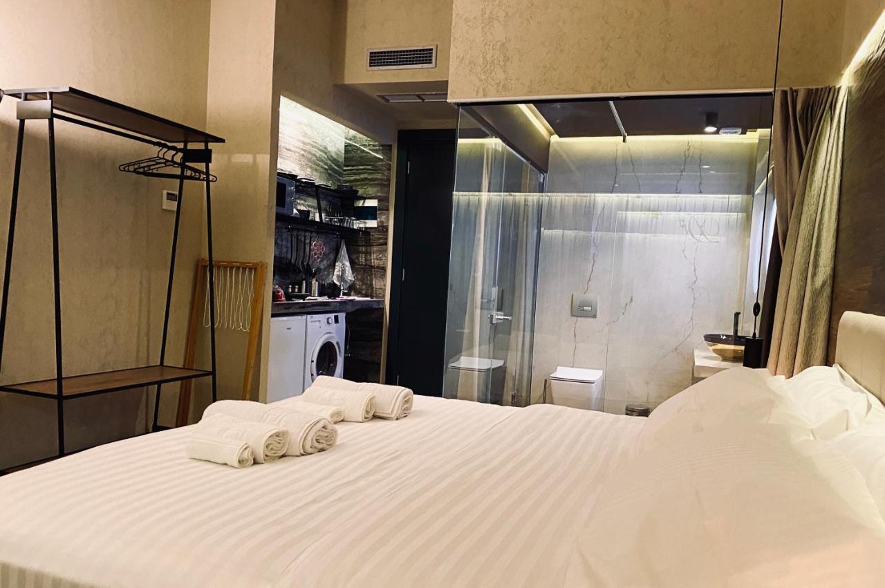Deluxe Rooms In Blloku Area Тирана Экстерьер фото